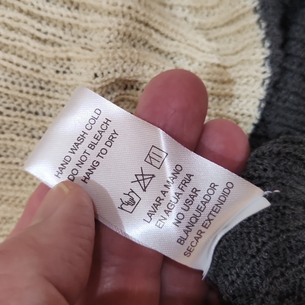 DOE and Rae long cardigan sweater NWT gray and off white knit - Picture 4 of 4